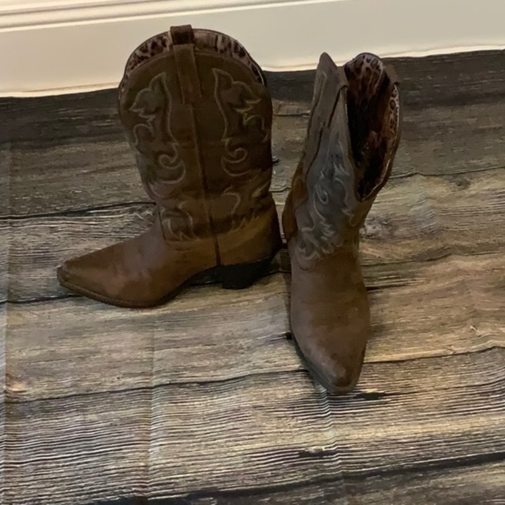 LAREDO Women’s cowgirl boots size 8 1/2 M